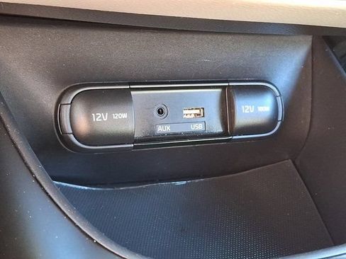 Used 2017 Kia Soul FWD image 28