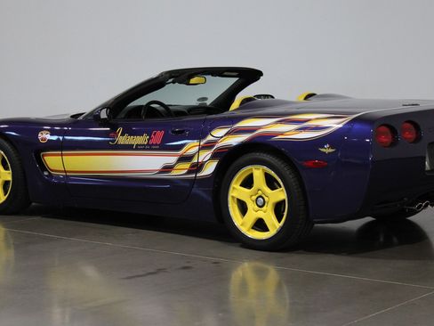 Used 1998 Chevrolet Corvette Convertible w/ Memory Pkg RWD image 18