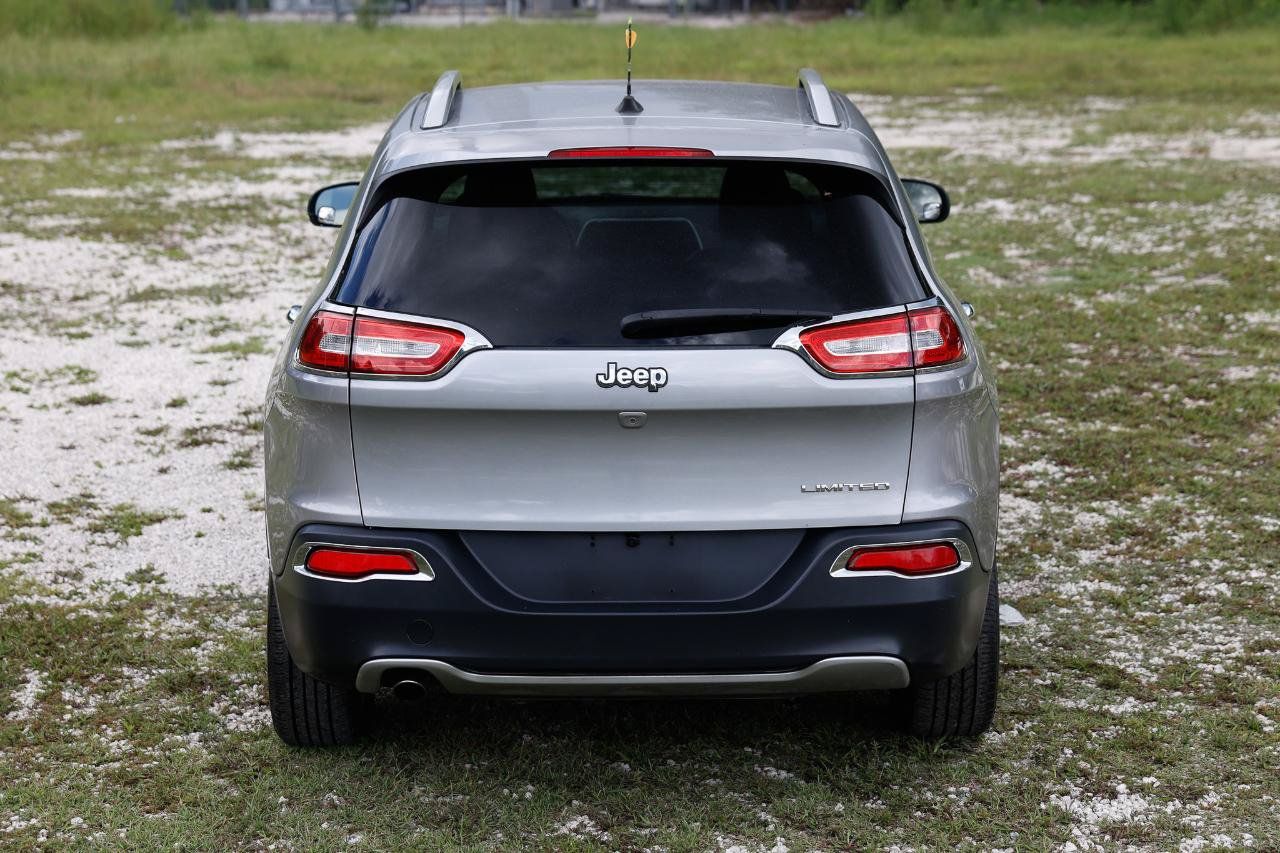 Used 2016 Jeep Cherokee Limited FWD image 9