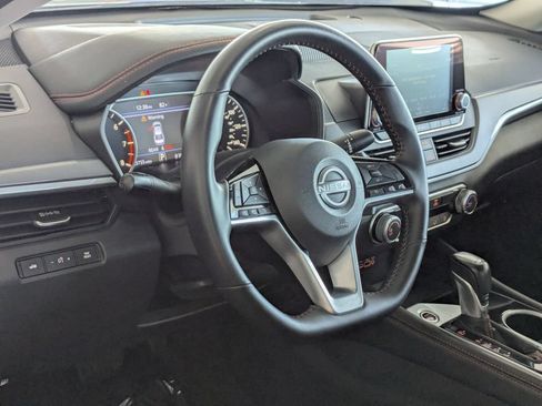 Used 2025 Nissan Altima 2.5 SR AWD/4WD image 14