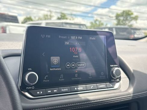 Used 2026 Nissan Rogue S FWD image 16