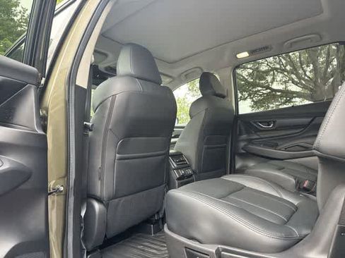 Certified 2025 Subaru Ascent Bronze Edition AWD/4WD image 17
