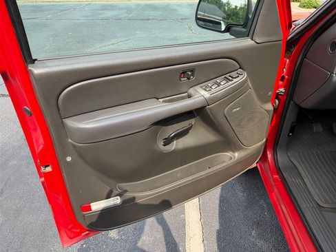 Used 2006 GMC Sierra 1500 SLE w/ Light Duty Power Package AWD/4WD image 6