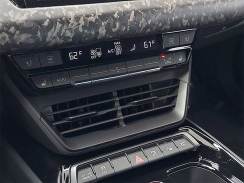 New 2026 Audi RS e-tron GT Base image 14