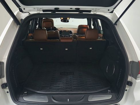 Used 2021 Jeep Grand Cherokee Overland AWD/4WD image 26