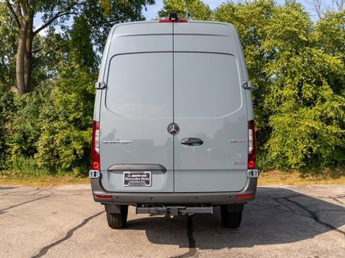 New 2025 Mercedes-Benz Sprinter 2500 image 9