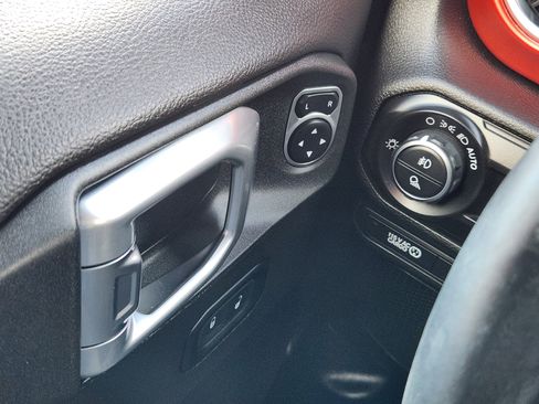 Used 2020 Jeep Gladiator Rubicon w/ Dual Top Group image 20