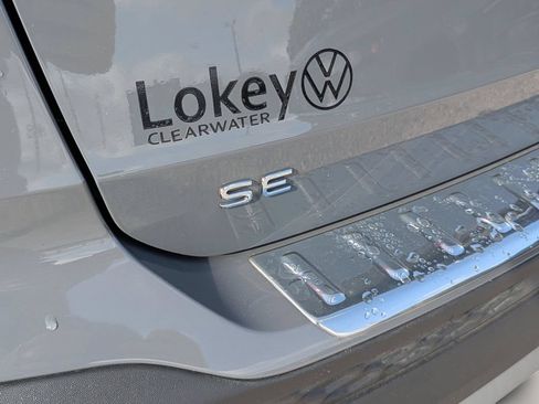 Certified 2023 Volkswagen Taos SE w/ Black Wheel Package FWD image 9