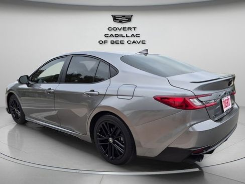 Used 2025 Toyota Camry SE w/ Convenience Package image 7