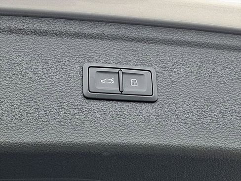 Certified 2023 Audi Q5 2.0T Premium w/ Convenience Package image 32