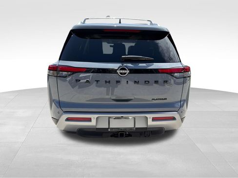 Used 2024 Nissan Pathfinder Platinum w/ Black Appearance Package FWD image 7