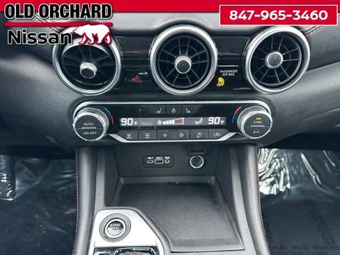 Used 2023 Nissan Sentra SR w/ SR Premium Package FWD image 16