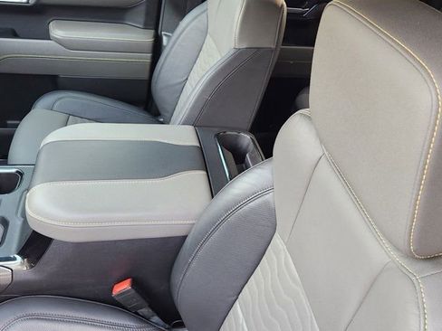 Used 2024 Chevrolet Silverado 1500 ZR2 image 21