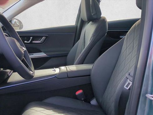 New 2025 Mercedes-Benz E 450 4MATIC Sedan image 4