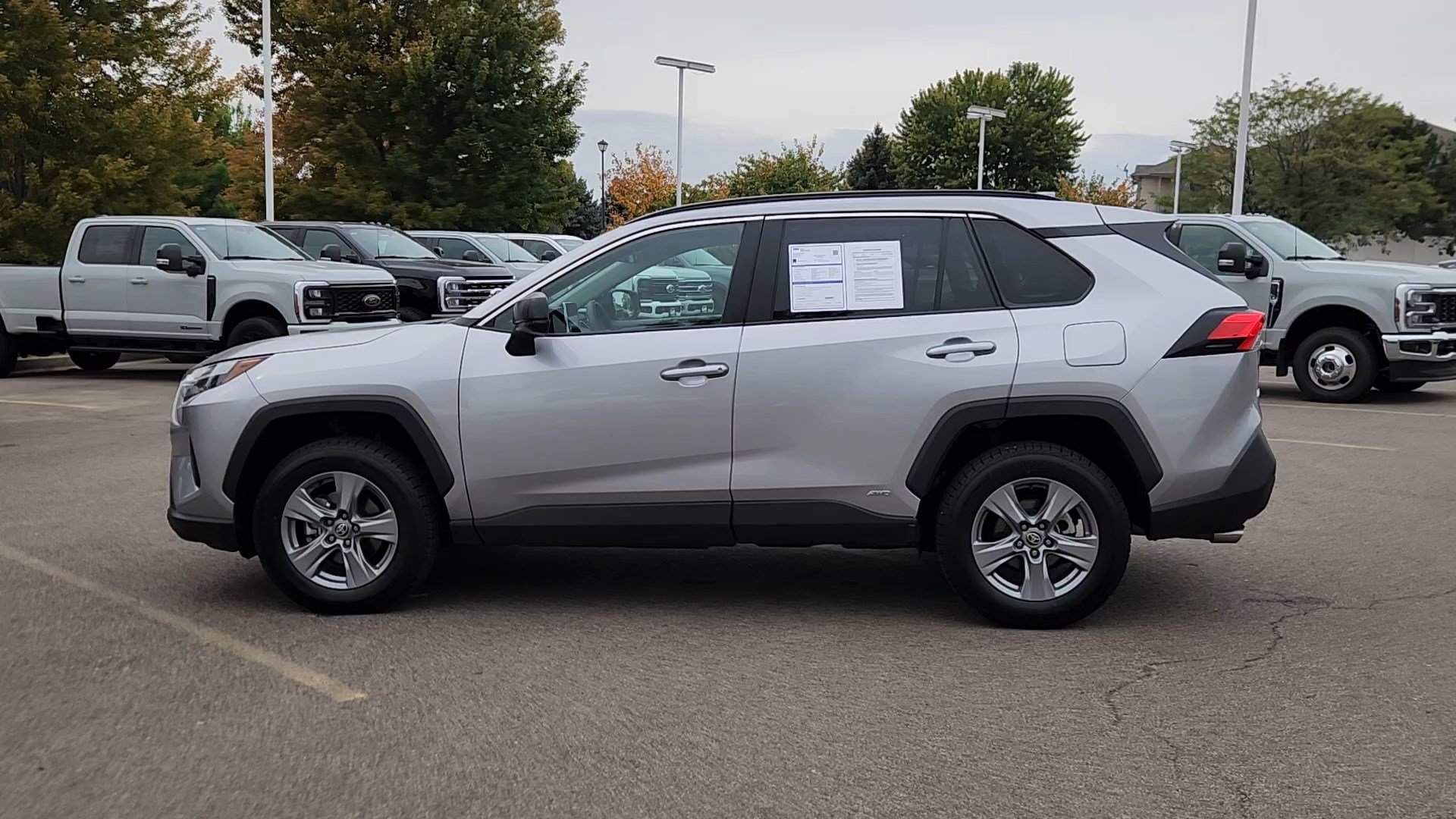 Used 2025 Toyota RAV4 LE AWD/4WD image 23