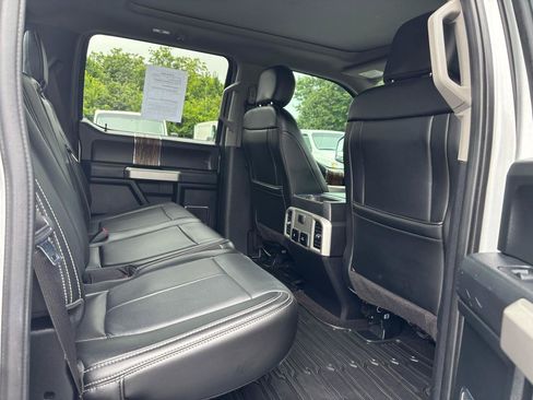 Used 2019 Ford F150 Lariat AWD/4WD image 9