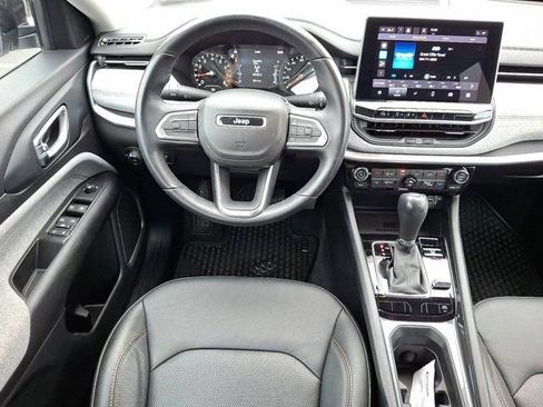 Certified 2022 Jeep Compass Latitude image 14