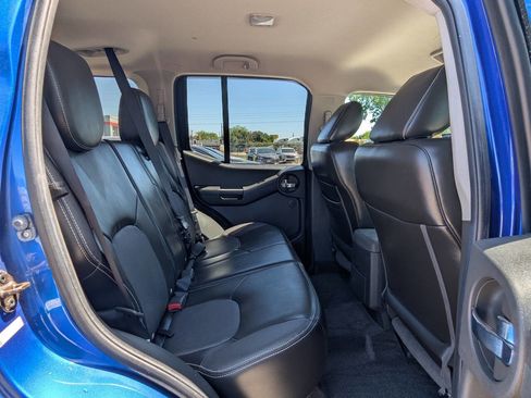 Used 2015 Nissan Xterra PRO-4X AWD/4WD image 16