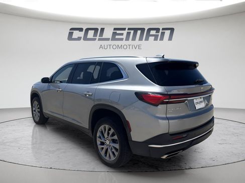 Used 2025 Buick Enclave Preferred AWD/4WD image 3