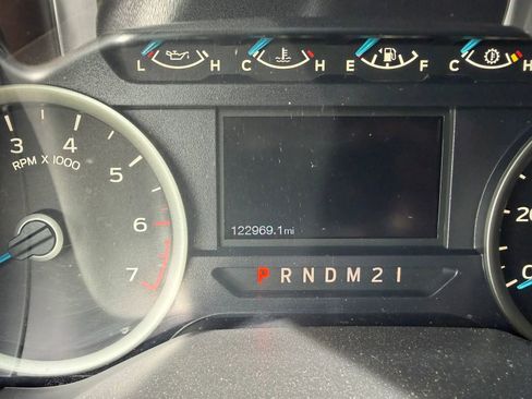 Used 2015 Ford F150 XLT w/ Equipment Group 302A Luxury AWD/4WD image 13