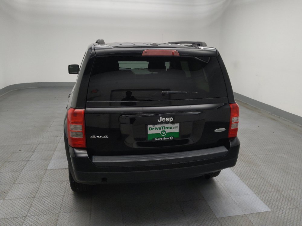 Used 2016 Jeep Patriot Latitude AWD/4WD image 6
