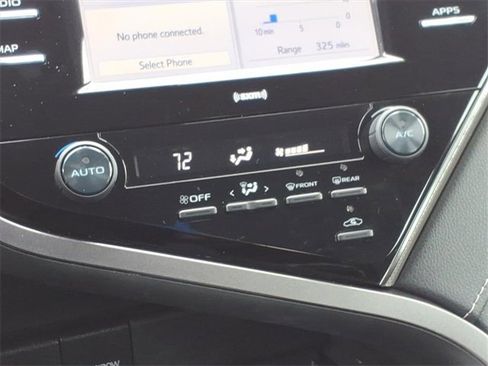 Used 2020 Toyota Camry SE image 20