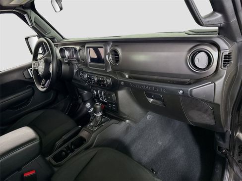 Used 2022 Jeep Wrangler Sport AWD/4WD image 19