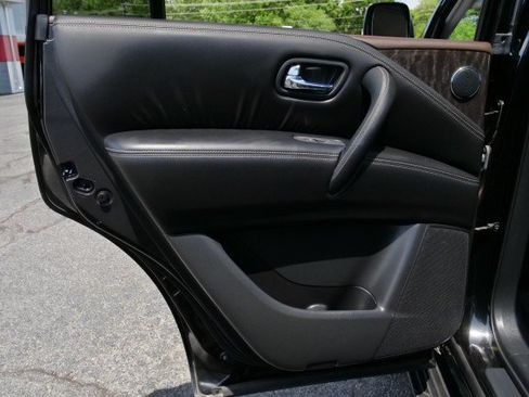 Used 2023 Nissan Armada Platinum w/ Captain's Chairs Package RWD image 36