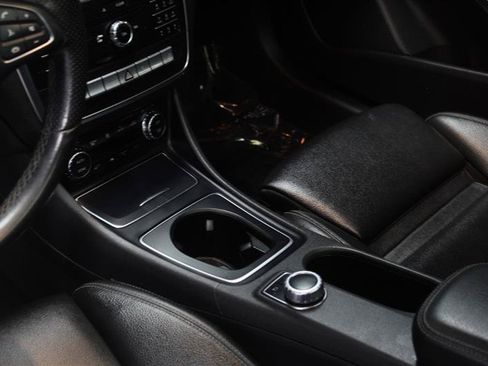 Used 2019 Mercedes-Benz CLA 250 4MATIC w/ Premium Package image 8