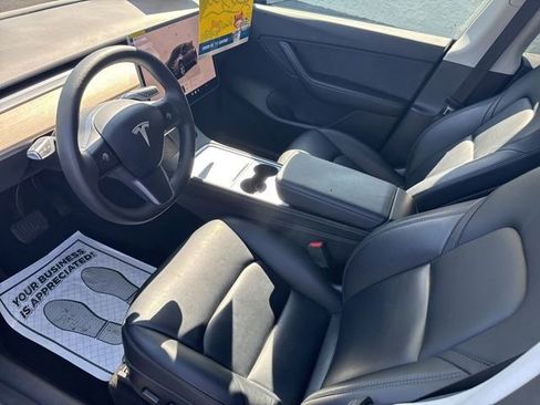 Used 2022 Tesla Model Y Long Range AWD/4WD image 11