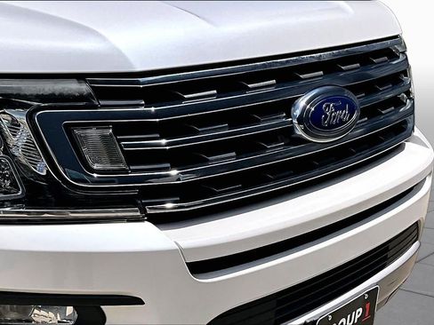 Used 2018 Ford Expedition XLT w/ Equipment Group 202A RWD image 30