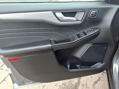 Certified 2024 Ford Escape Platinum image 13