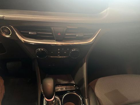 Used 2025 Buick Encore GX Preferred image 18