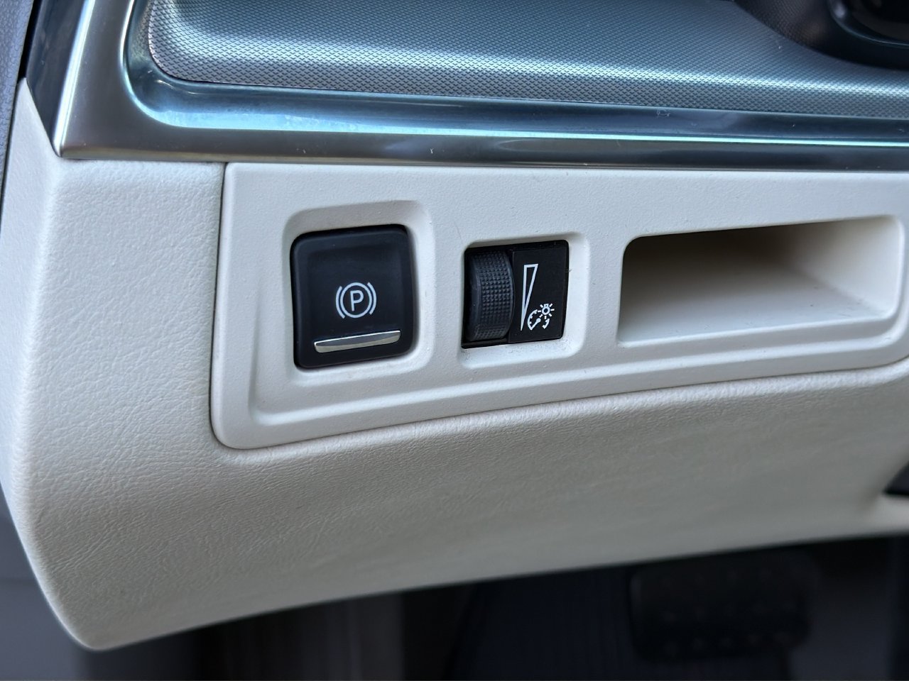 Used 2017 Cadillac XT5 Luxury FWD image 19