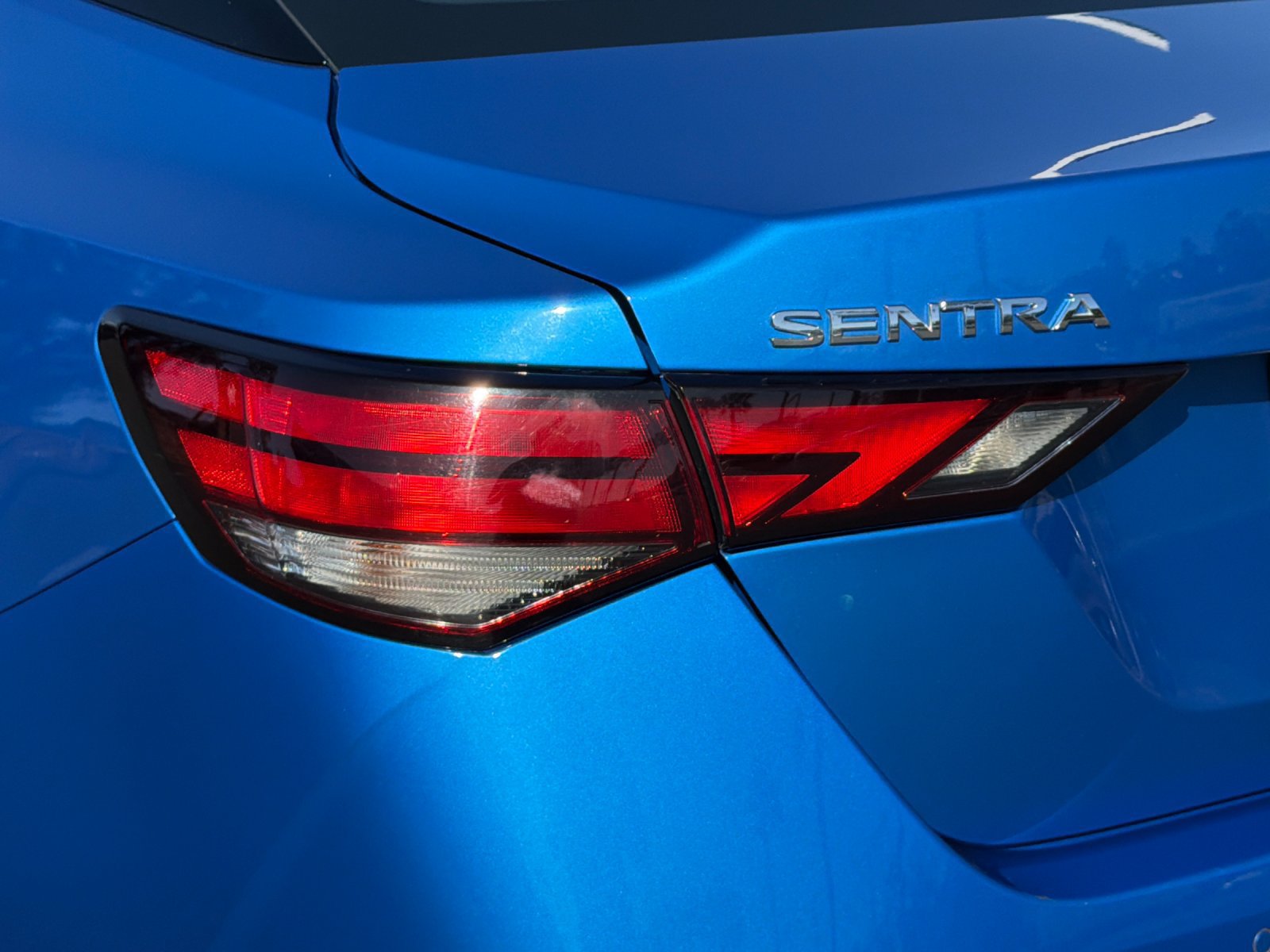 Used 2024 Nissan Sentra SV FWD image 23