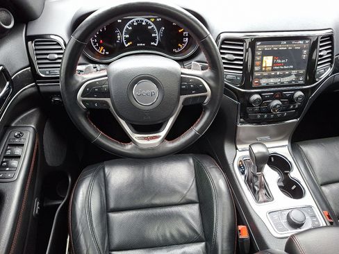 Certified 2021 Jeep Grand Cherokee Trailhawk w/ Trailhawk Luxury Group image 11