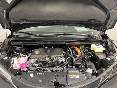 Used 2025 Toyota Sienna XLE image 25