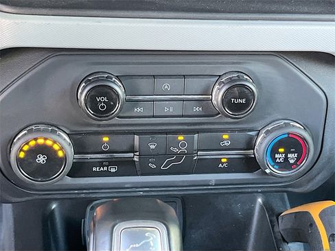 Used 2023 Ford Bronco Badlands w/ Sasquatch Package image 15