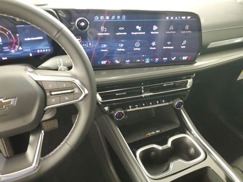 New 2026 Chevrolet Traverse LT w/ Midnight/Sport Edition FWD image 17