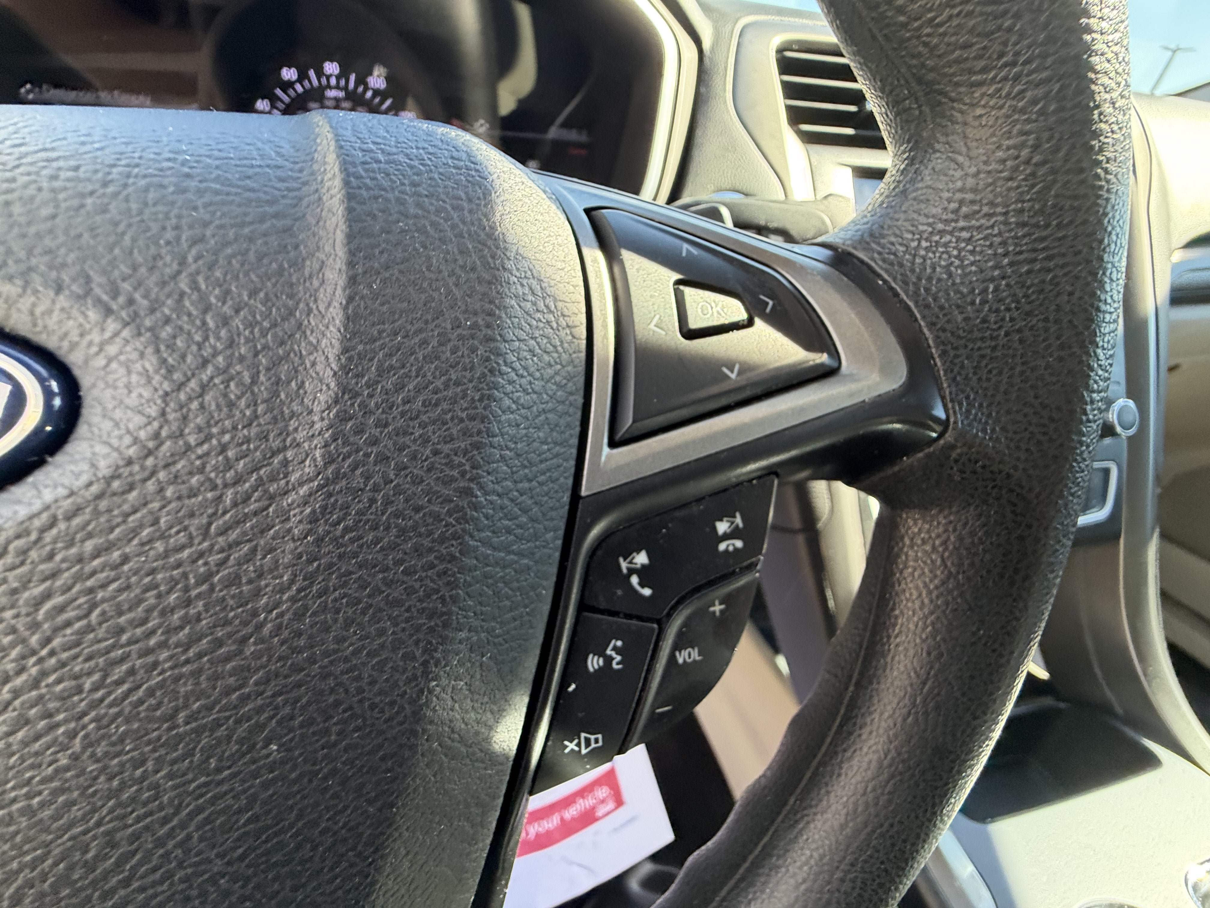 Used 2019 Ford Fusion SE FWD image 19