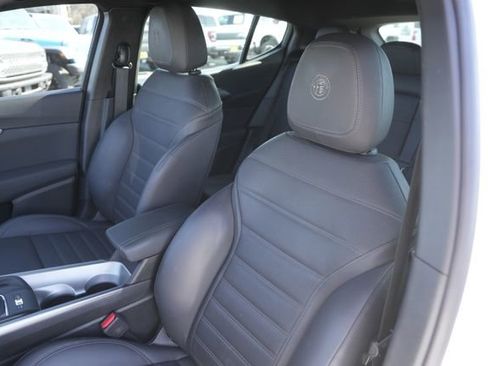 Used 2024 Alfa Romeo Tonale Veloce w/ Premium Interior Package image 10