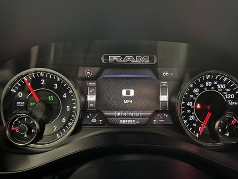 Used 2020 RAM 1500 Laramie w/ Sport Appearance Package AWD/4WD image 15