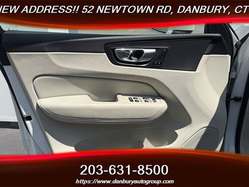 Used 2019 Volvo XC60 T6 Momentum w/ Premium Package AWD/4WD image 11