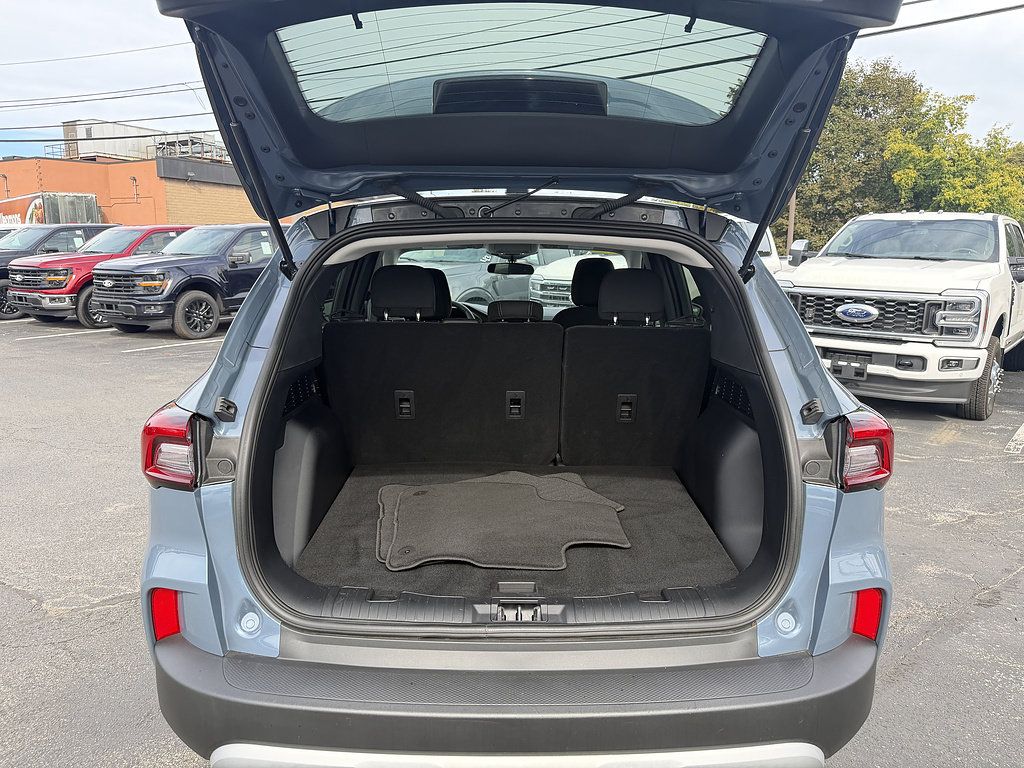 Used 2025 Ford Escape Active w/ Cold Weather Package AWD/4WD image 6