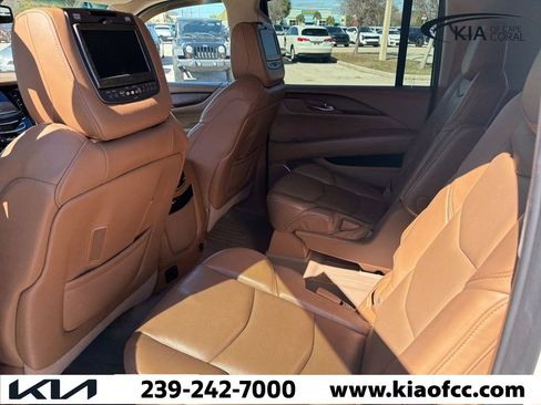 Used 2015 Cadillac Escalade ESV Platinum image 5