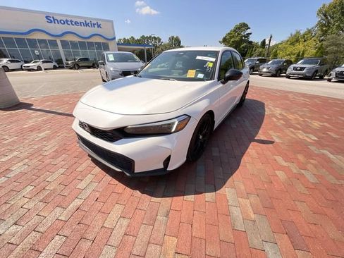 Certified 2025 Honda Civic Sport image 2