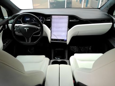 Used 2020 Tesla Model X AWD/4WD image 3
