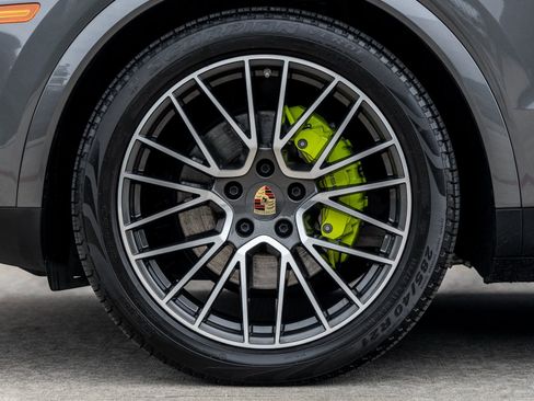 Used 2023 Porsche Cayenne image 10