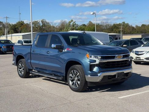 Used 2024 Chevrolet Silverado 1500 LT w/ Z71 Off-Road Package image 2