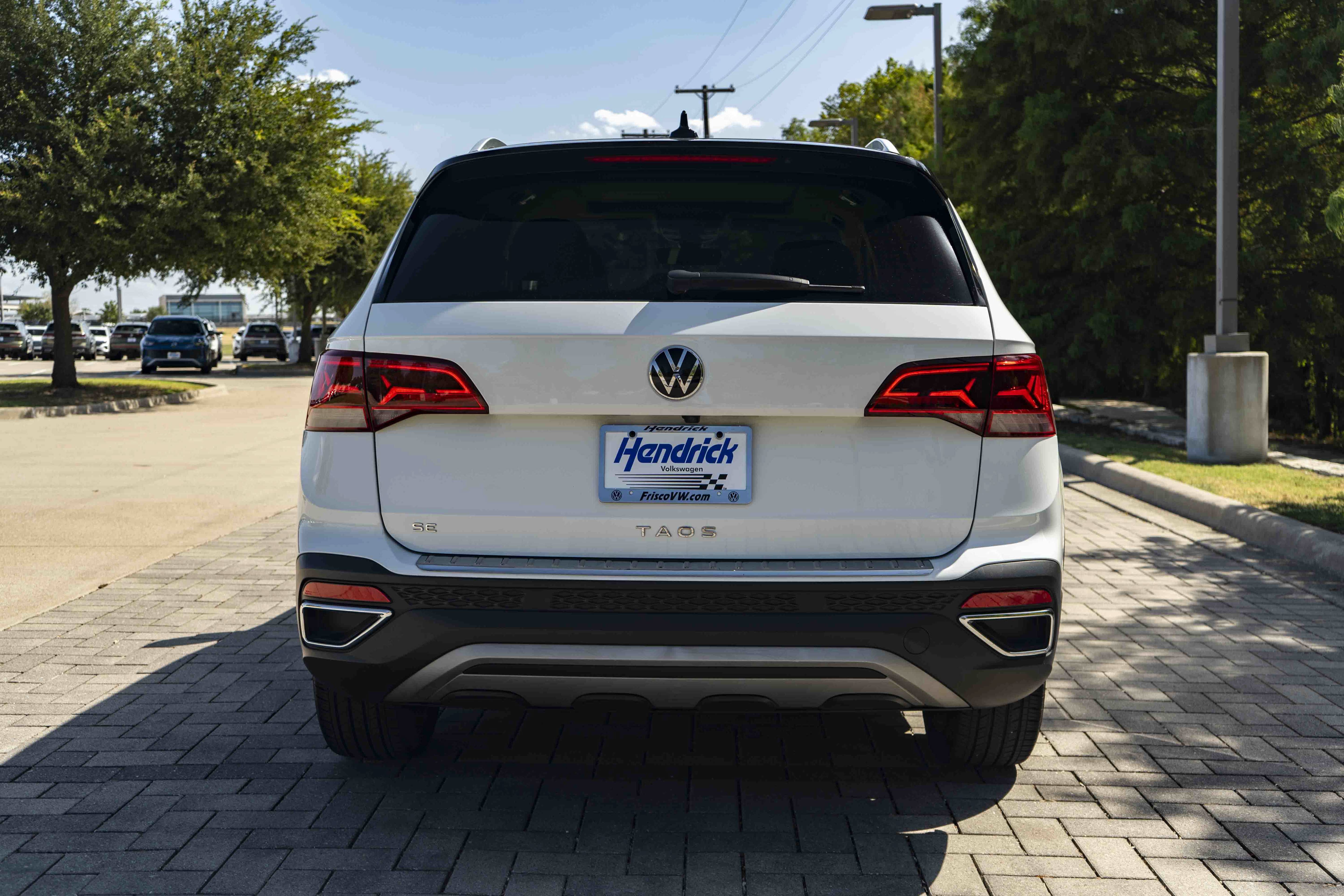 Certified 2023 Volkswagen Taos SE w/ Panoramic Sunroof Package FWD image 7